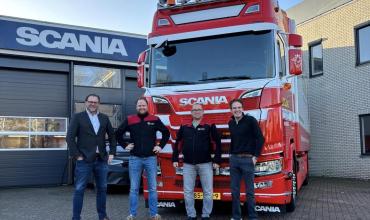 Nieuwe Scania vrachtwagen voor De Jong Verhuizingen