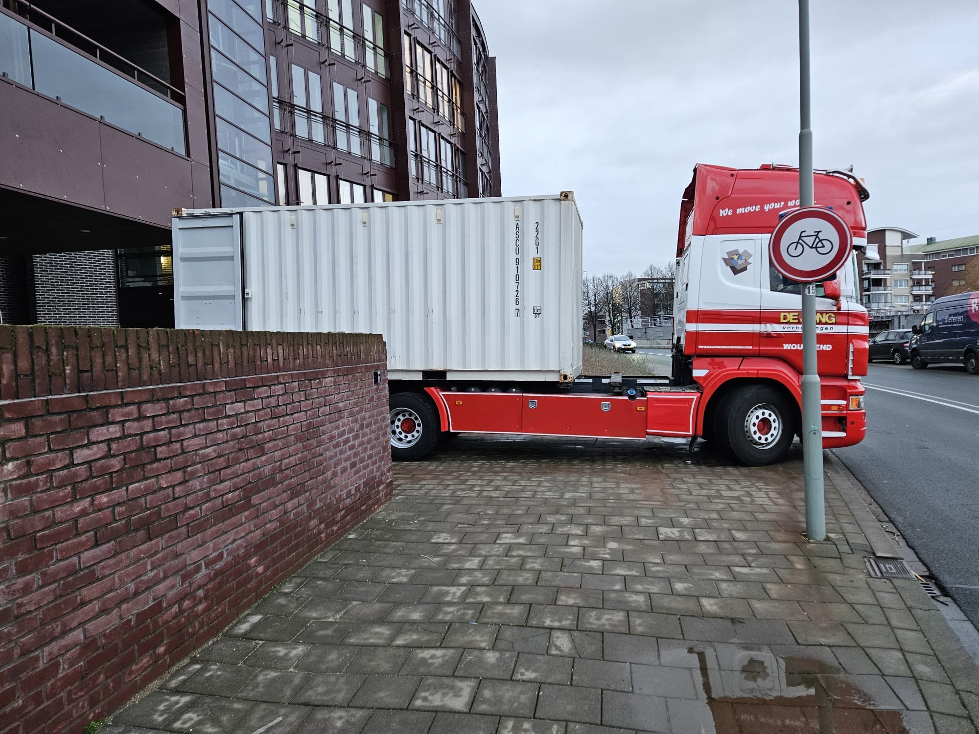 Container vullen voor inboedelopslag