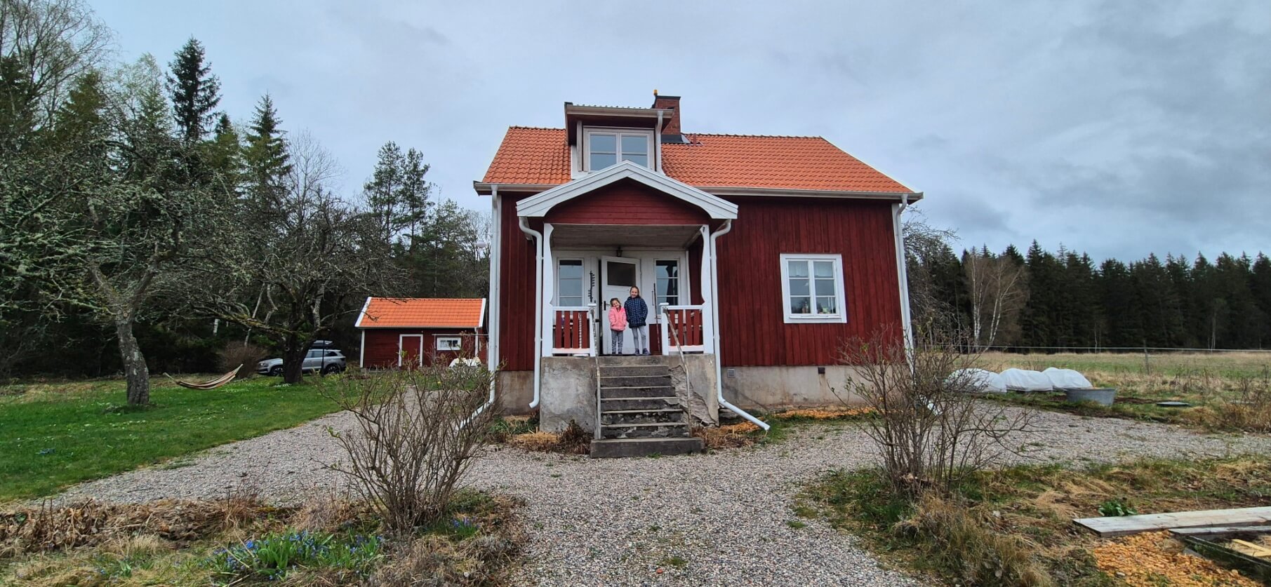 Huis aan het meer in Zweden