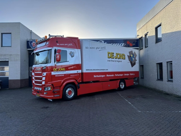 Nieuwe Scania V8 truck